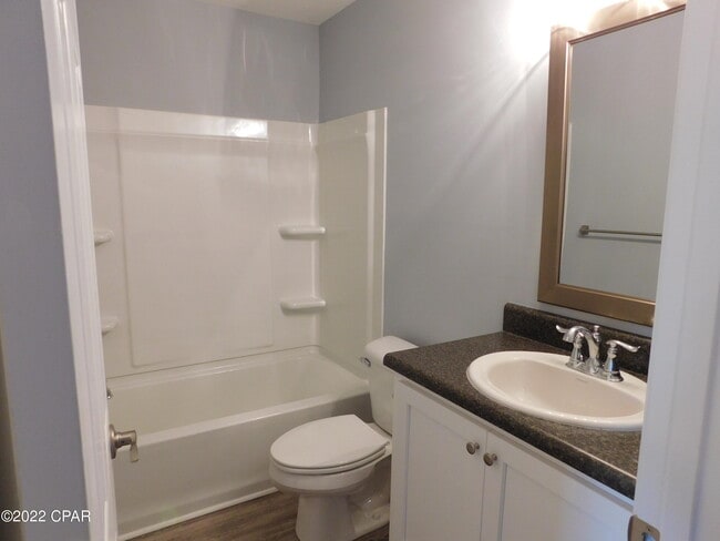 Building Photo - 2515 N Cedar Ln