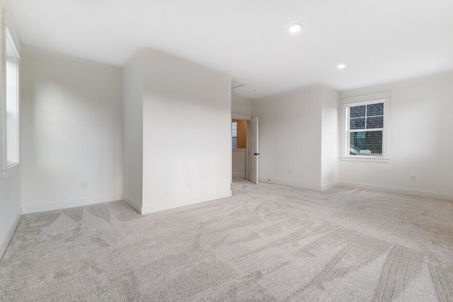 Building Photo - 153 Oasis Dr