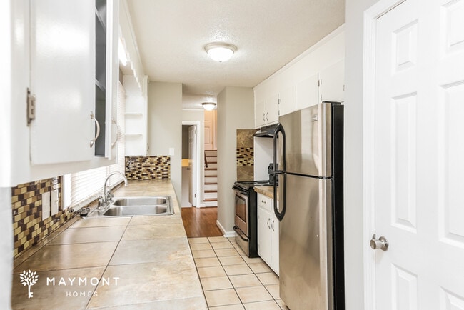 Building Photo - Beautiful 4-Bedroom Greenville Home