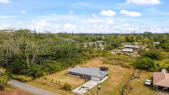 Building Photo - Move-In Ready, 3-Bedroom Fully Furnished Retreat with 3 Bathroom in Keaau Paradise!"