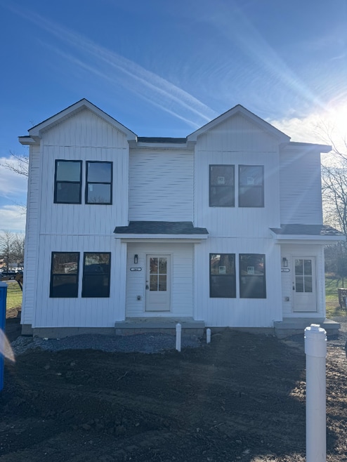 Building Photo - 267 W Spring St