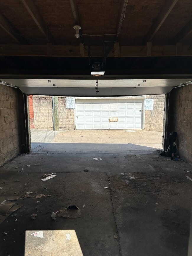 Building Photo - 1825 Madison Ave