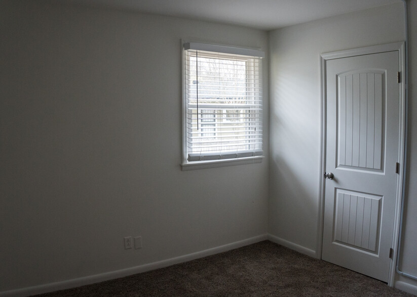 Building Photo - 200 glenrose ct