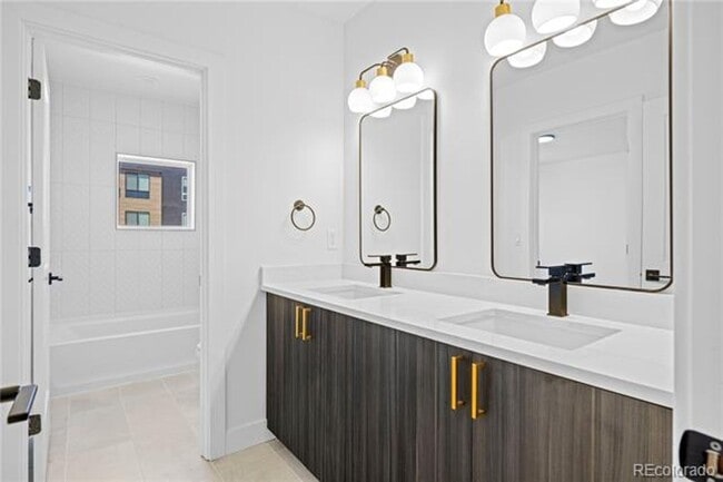 Building Photo - First Month on Us!  Gorgeous Contemporary ...