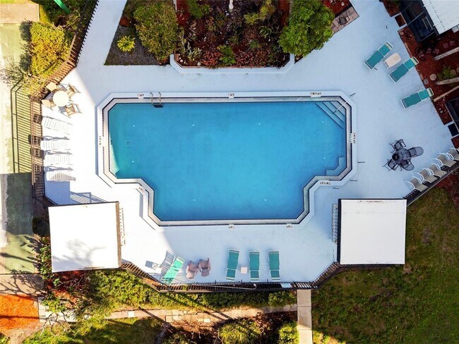 Building Photo - 8950 Park Blvd