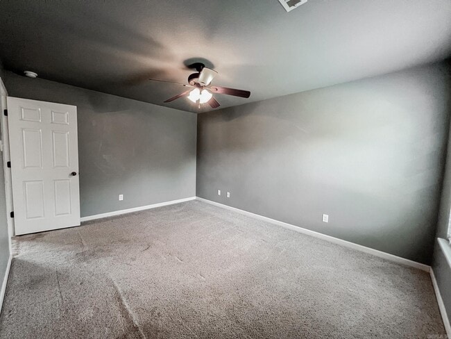 Building Photo - 74 Earnhardt Cir