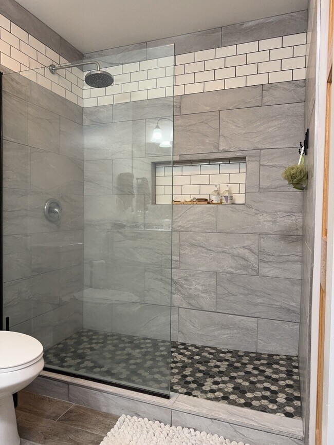 Building Photo - 36420 N Tamarack Dr