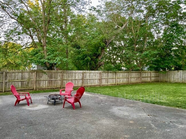 Building Photo - 120 Lucile St