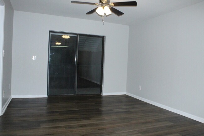 Building Photo - Totally renovated 2-bedroom, 2-full-bath townhome located in West Augusta