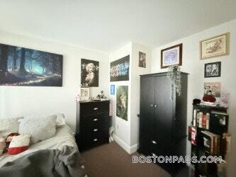 Building Photo - 829 Beacon St