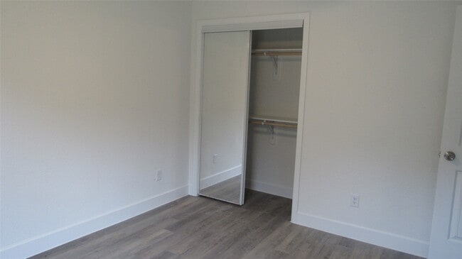 Building Photo - 365 Deep Woods Ln
