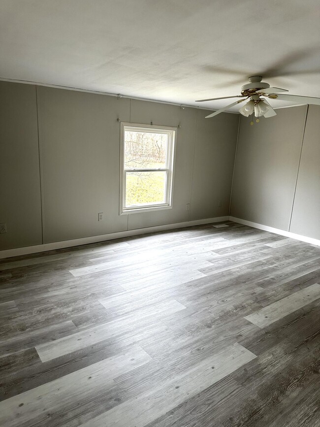 Building Photo - 4617 US-60