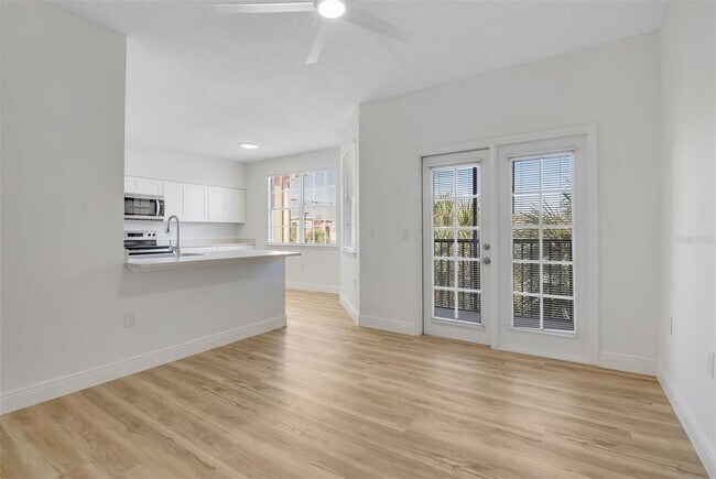 Building Photo - 10855 Windsor Walk Dr