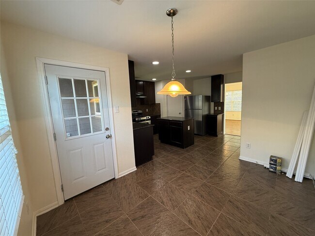 Building Photo - 3306 View Valley Trail