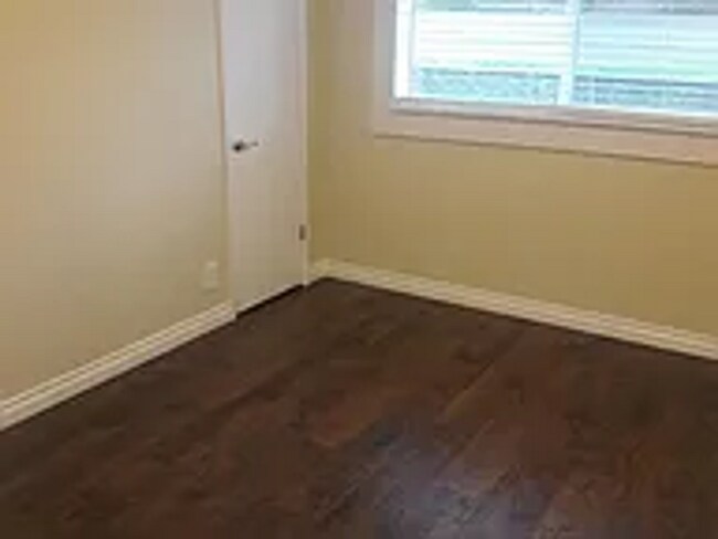 Building Photo - Beautiful 3 bedroom Edmonds Rambler
