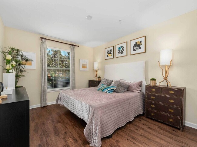 Building Photo - Warm, Welcoming, and Move-In Ready!