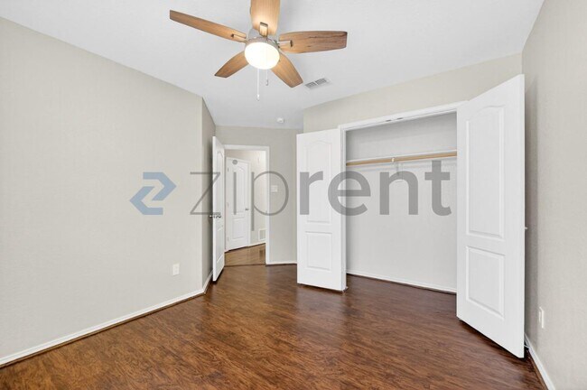 Building Photo - 916 Reveille Rd