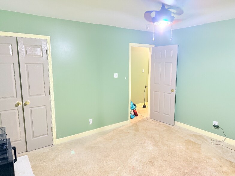 Building Photo - 15531 Hampton Crest Terrace