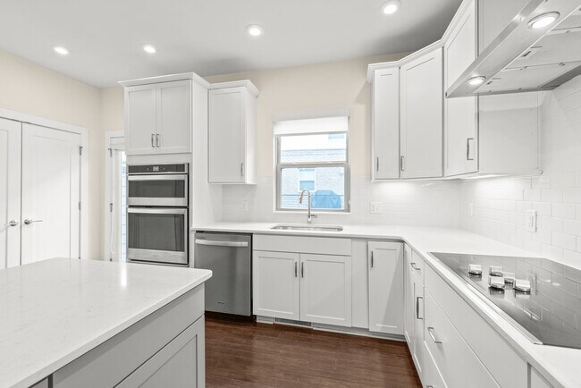 Building Photo - 13051 Tinton Ave