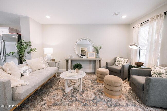 Building Photo - 927 Motsie Rd