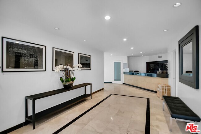 Building Photo - 1155 N La Cienega Blvd
