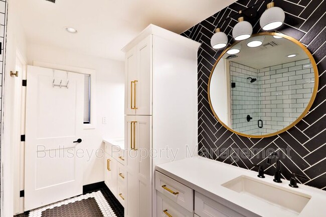 Building Photo - 2672 E Mesquite St