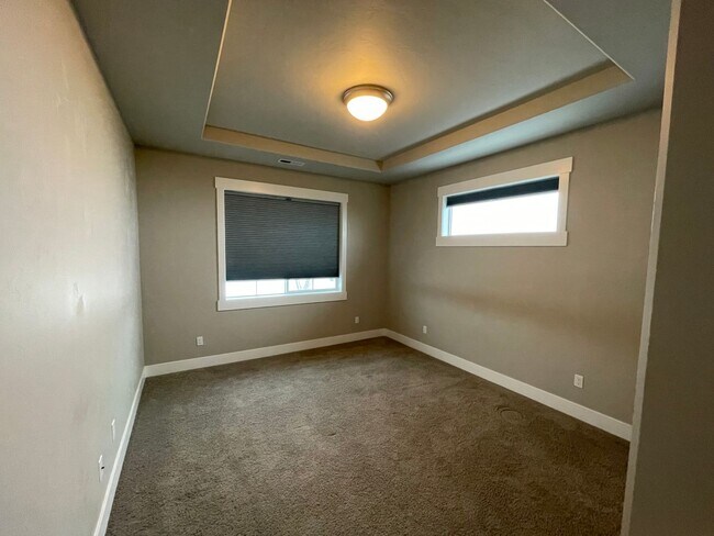 Building Photo - Gorgeous Home for Lease in Horn Rapids