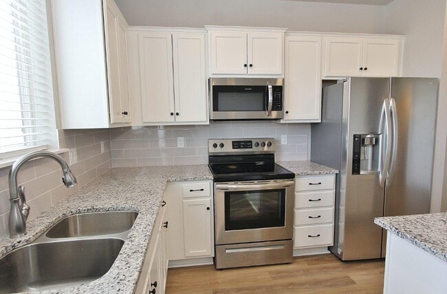 Building Photo - 496 N Tessa Ln