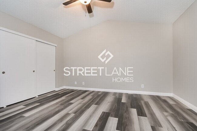 Building Photo - NOW OFFERING FIRST FULL MONTH FREE IF MOVE...