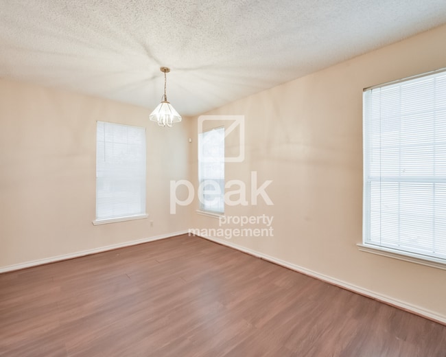 Building Photo - $2000! 3Bed/2.5Bath home in west Fort Worth!  Apply by 9/8 for Labor Day Savings! See description!