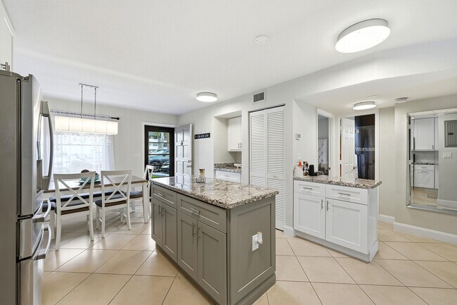 Building Photo - 777 S Federal Hwy