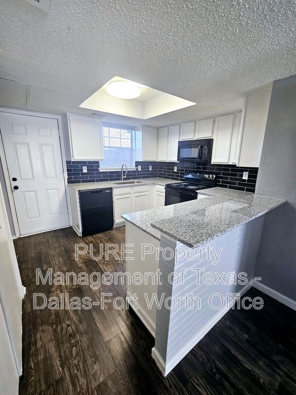 Building Photo - 4004 W Pioneer Dr