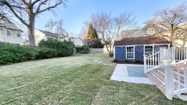 SPACIOUS YARD - 5604 Madison St