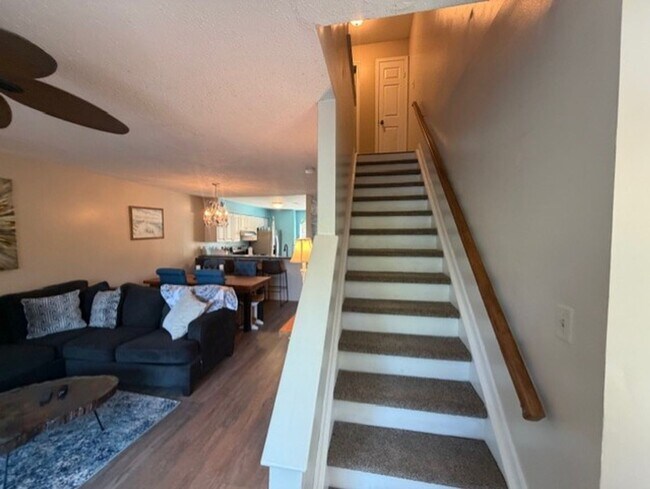 Building Photo - 801 Seawinds Ln