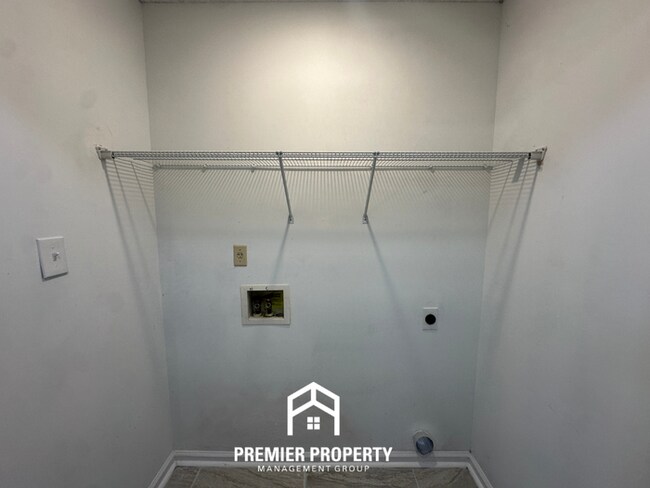 Building Photo - Newly Renovated Cordova Gem | 3BR/2.5BA with Soaking Tub & 2-Car Garage