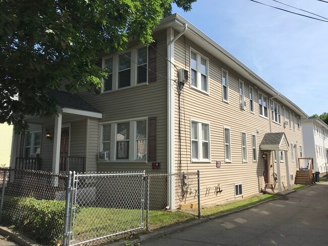 Building Photo - 70 Safford St