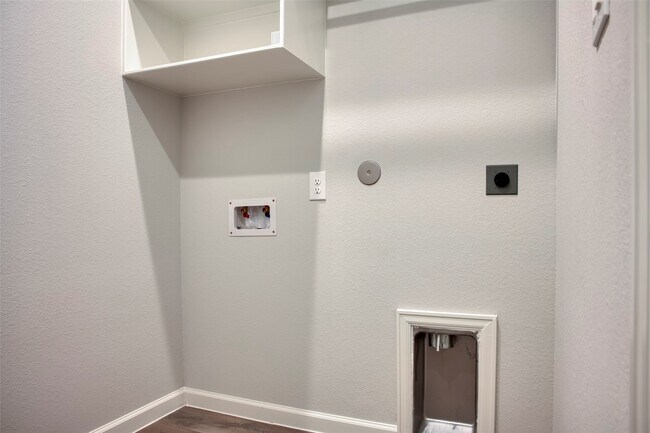Building Photo - 30142 Gold Finch Pl