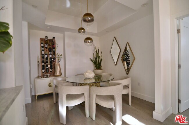 Building Photo - 5703 Laurel Canyon Blvd