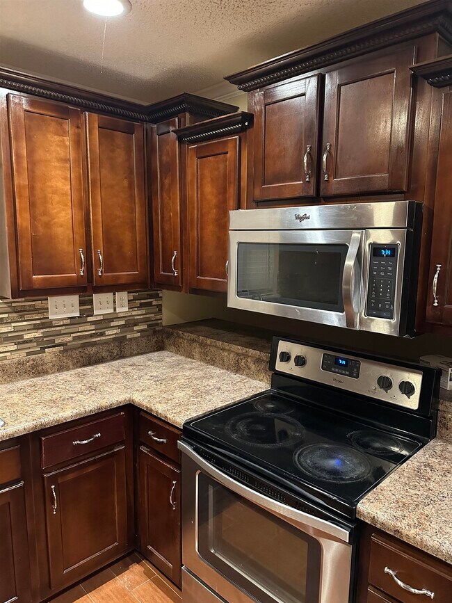 Building Photo - 2869 Knightway Cove