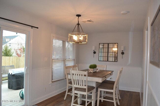 Building Photo - 123 Spinnaker Ave