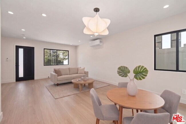 Building Photo - 5843 Whitworth Dr