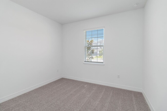 Building Photo - Beautiful Brand New Energy Efficient 4/2 C...
