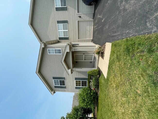 Building Photo - 1350 Orleans Dr