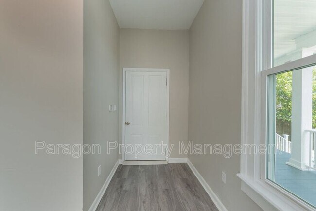 Building Photo - 2158 Broad St