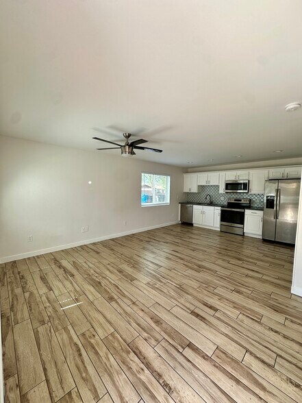 Building Photo - 2308 N 28th PL