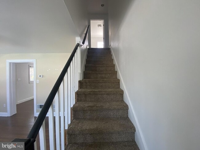 Building Photo - 106 S Walnut St