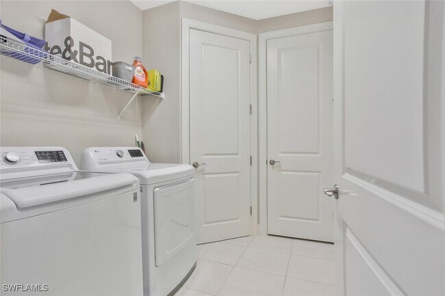 Building Photo - 9650 Montelanico Loop