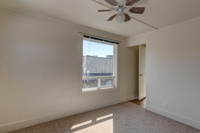 Building Photo - 645 SE Fidalgo Ave
