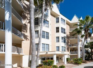 Building Photo - Furnished Harbour Village Condo!