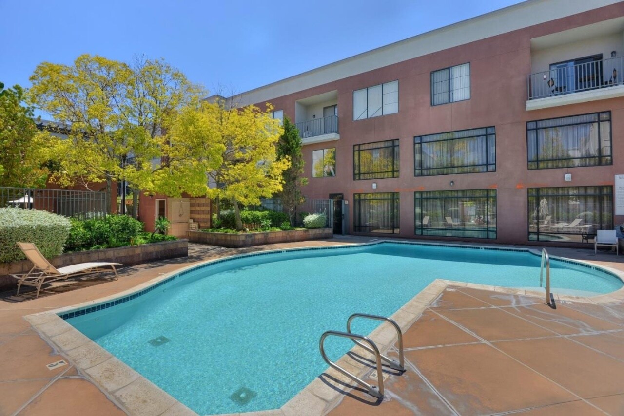 Building Photo - 1060 S 3rd St